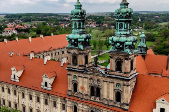 Klasztor, zamek, uroczysko. Spędź aktywnie czas w gminie Wołów
